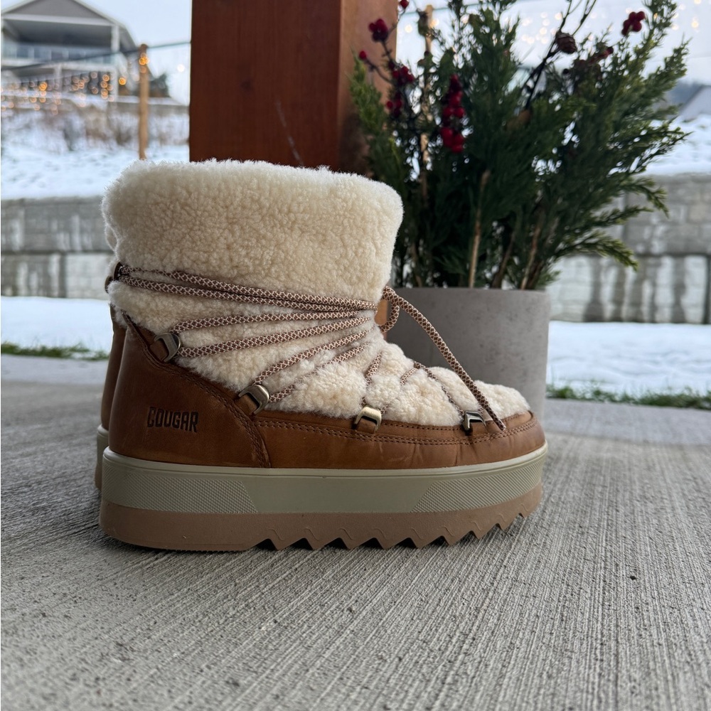 Cougar Women's Brown and Cream Winter Boots